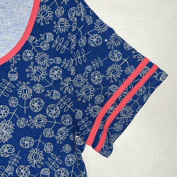 LuLaRoe NWT Size XL Blue & Pink Floral Ladybug Print Classic T Shirt Knit Top - Picture 5 of 6